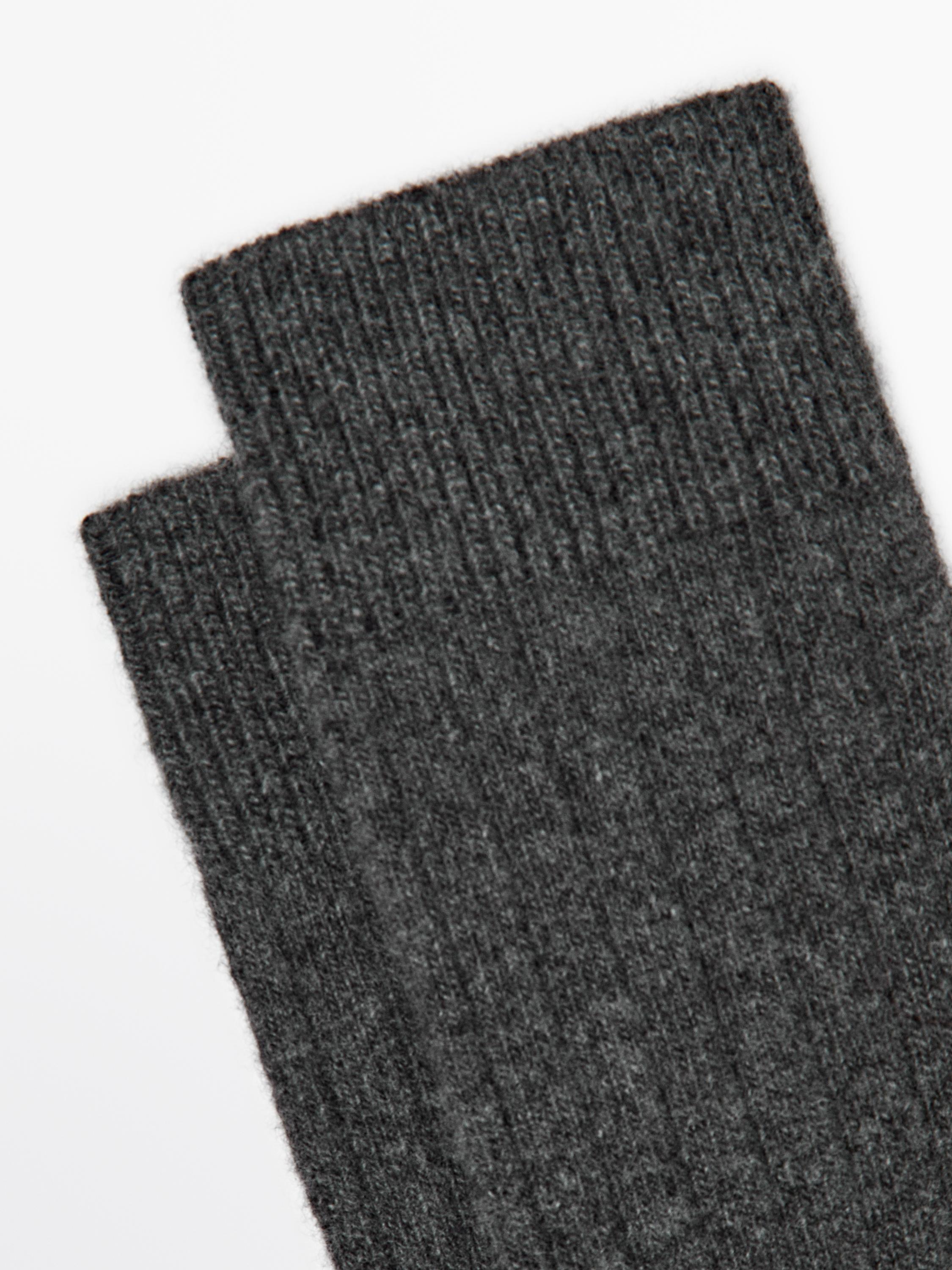 Ribbed knit wool and cashmere socks